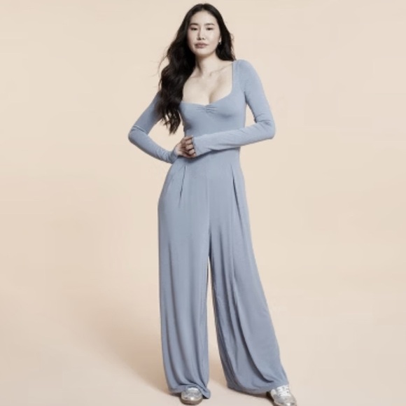 Blogilates Wide Leg Jumpsuit Modal Blue Sweetheart Neck Stretch Size 1X Blue EUC - Picture 1 of 7